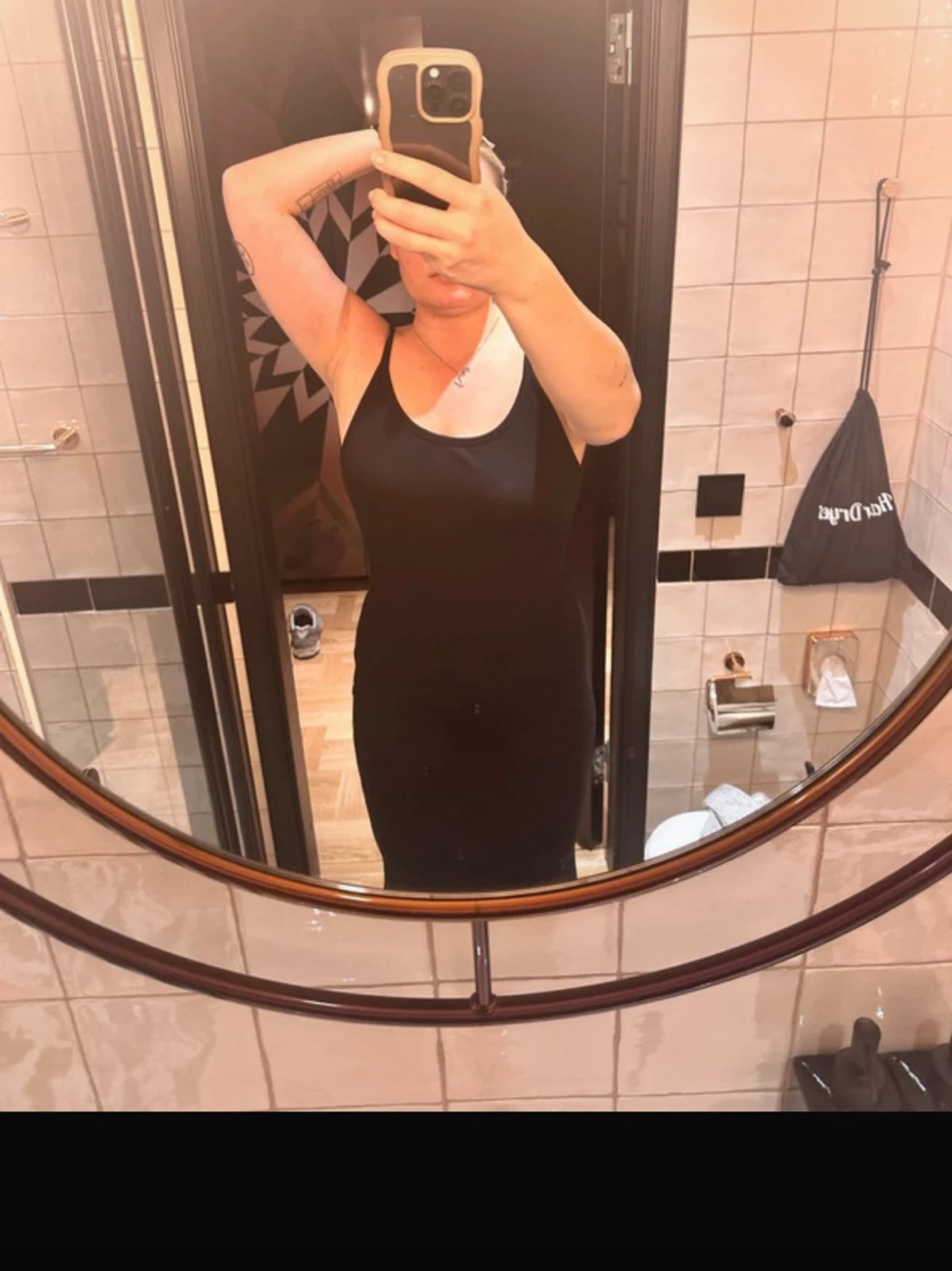 Svart långklänning med öppen rygg A - Dsgn - 2