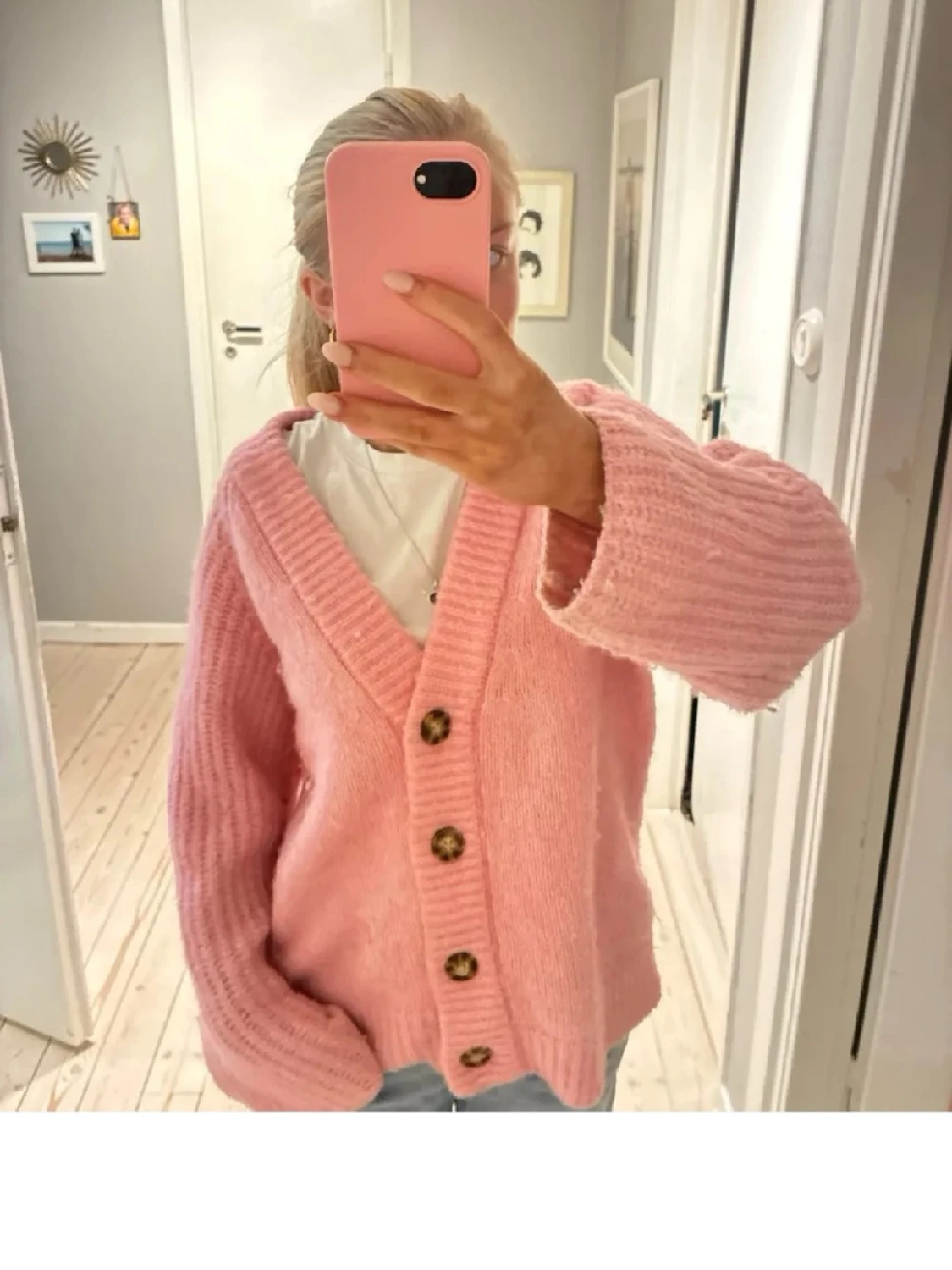 Rosa stickad kofta med knappar - 2