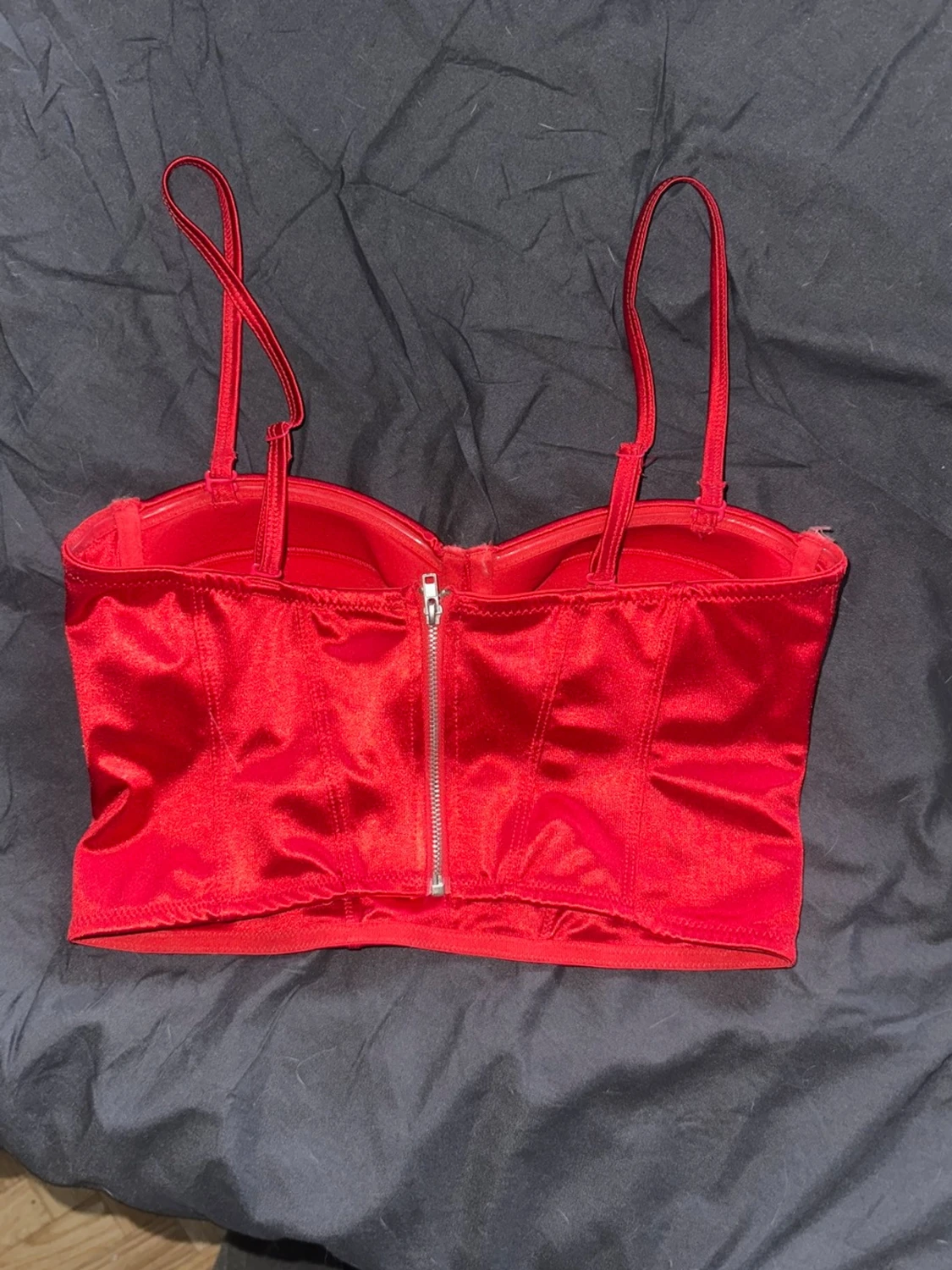 Röd korsettopp med dragkedja - 1