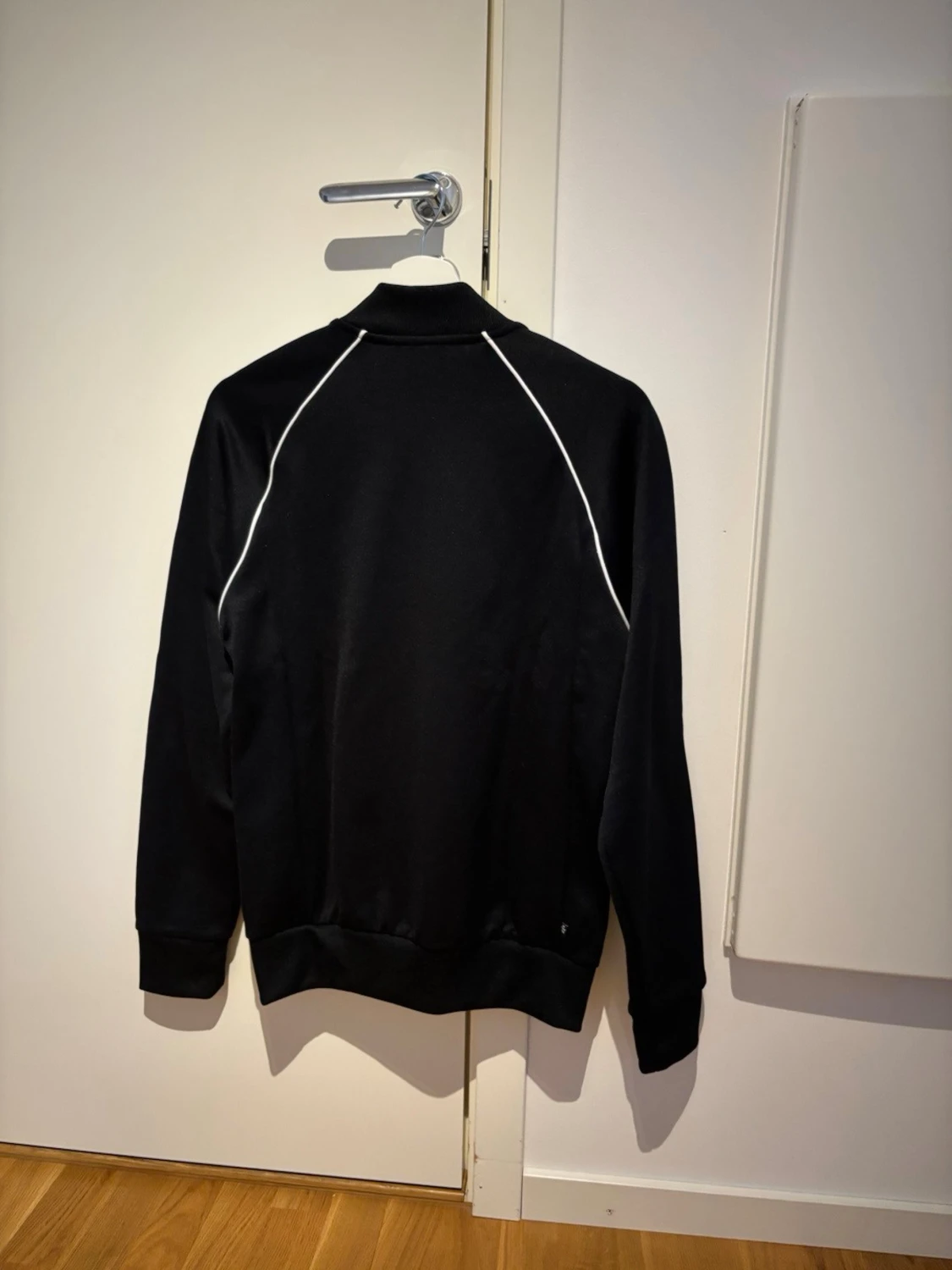 Svart Adidas track jacket - 1