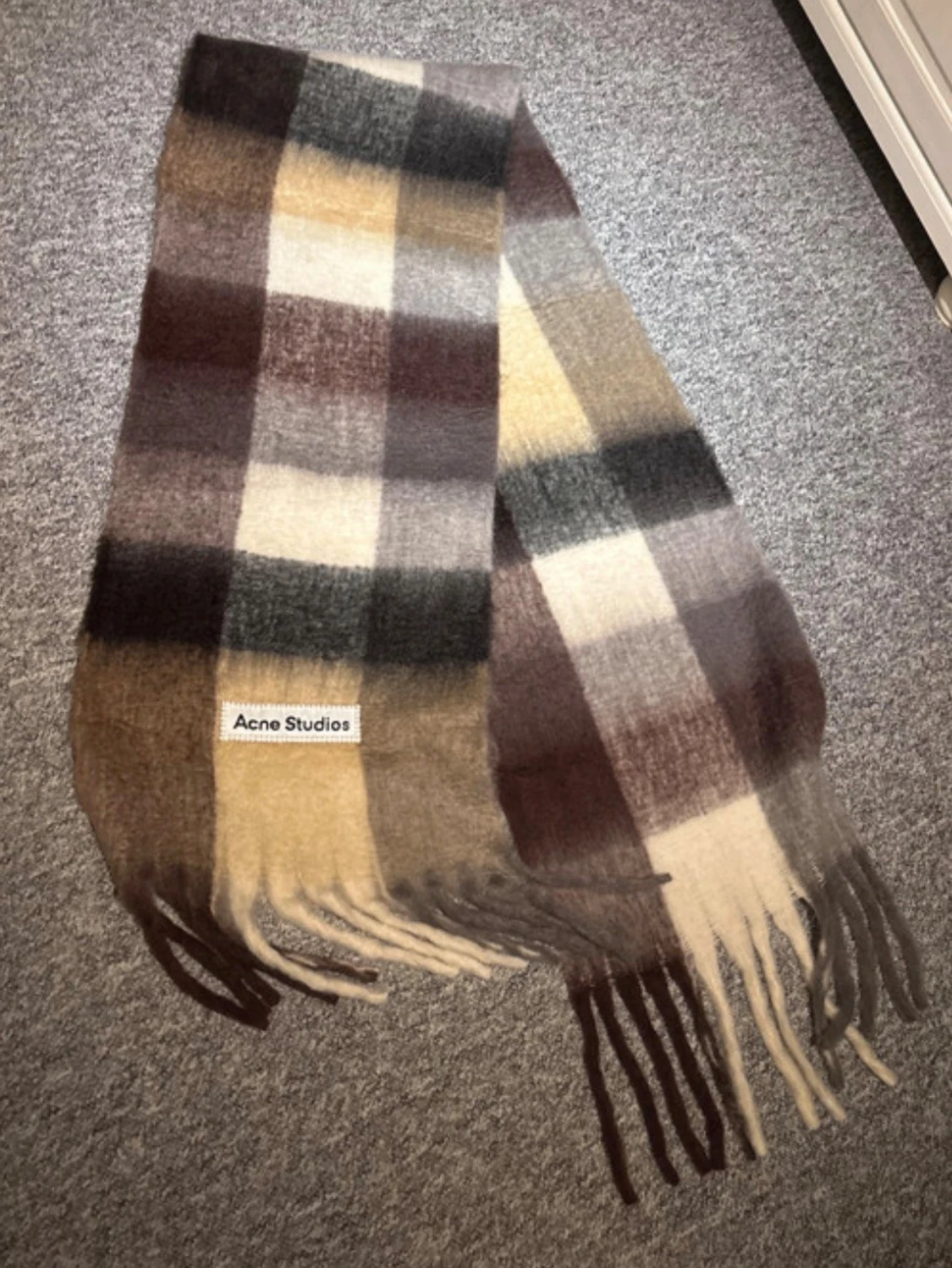 Rutig halsduk från Acne Studios - 4