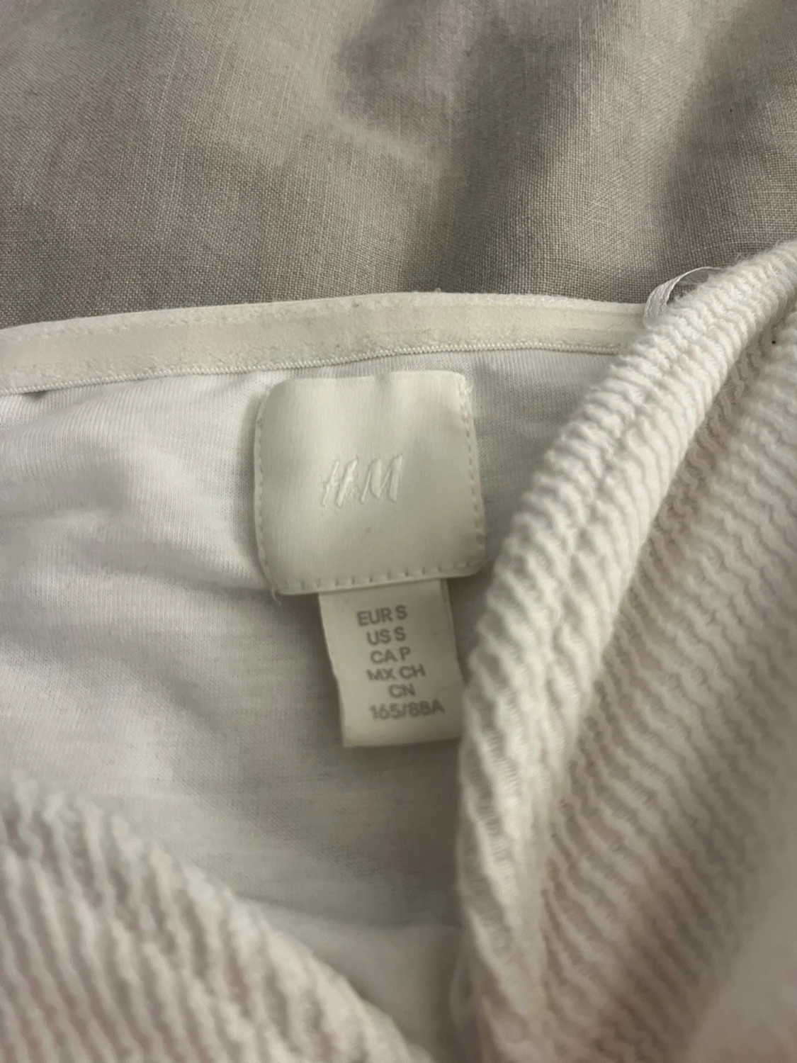 Vit ribbad kort klänning H&M - 2