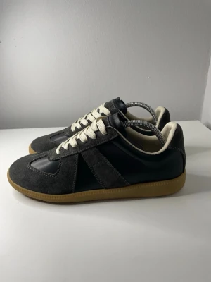 Masion margiela - Använda fåtal gånger,box,dustbag kommer med härav er vid mer funderingar 