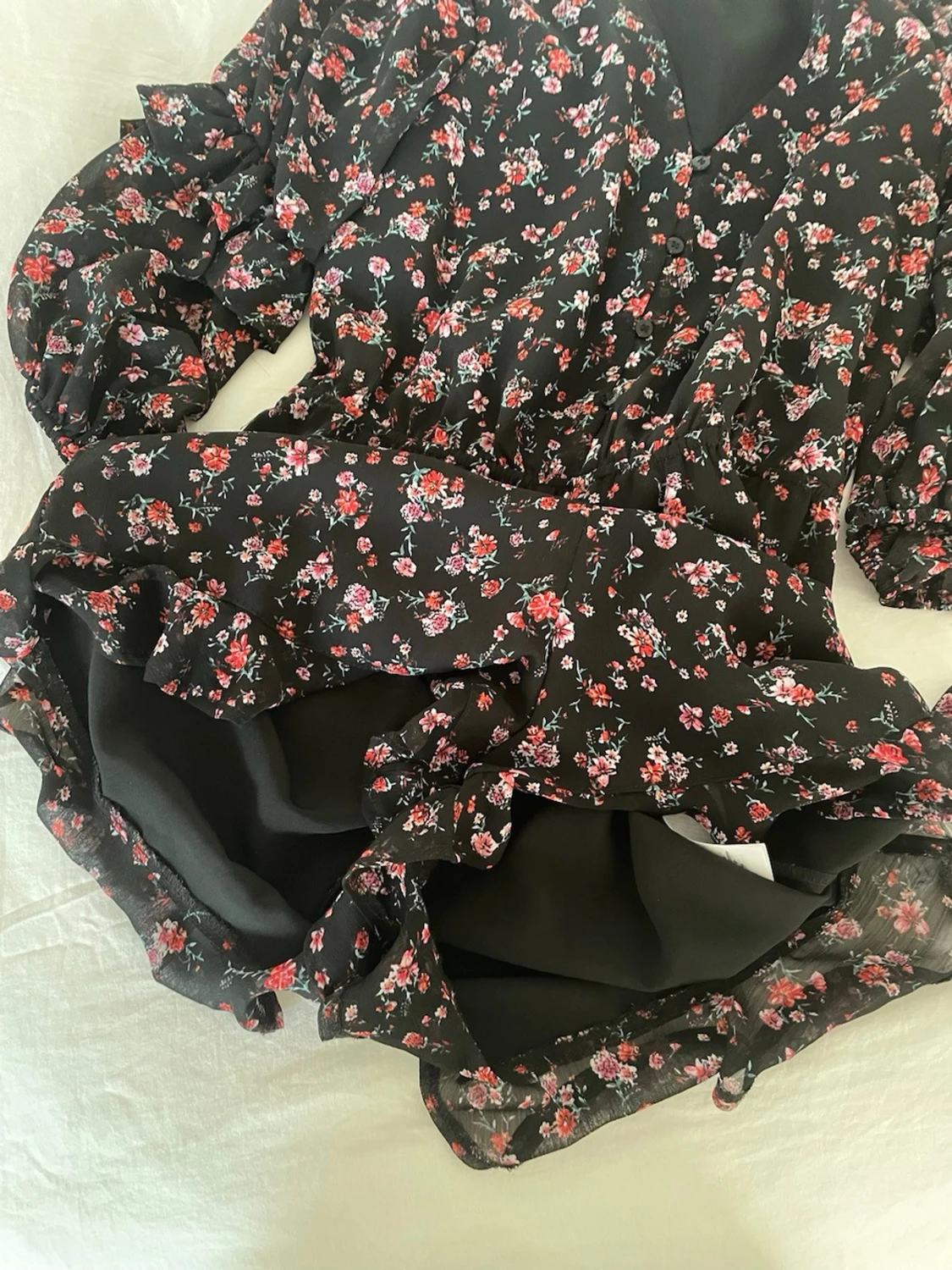 Svart blommig klänning - 3