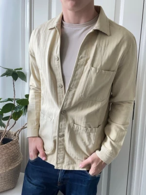 These glory days overshirt  - These glory days overshirt, Inga defekter! Modellen i bilderna är 180 cm 75 kg och bär Storlek M , Kom med frågor! 🌟 (Kan gå ned i pris vid köp av paket 😉) 