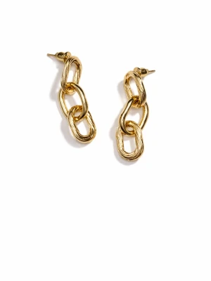 Chunky guldörhängen i kedjedesign - Säljer ett par chunky örhängen i guld med cool kedjedesign. Perfekta för dig som vill ha ett statement-smycke som sticker ut. Örhängena har en modern och trendig look med tre sammanlänkade länkar. Passar till alla tillfällen!