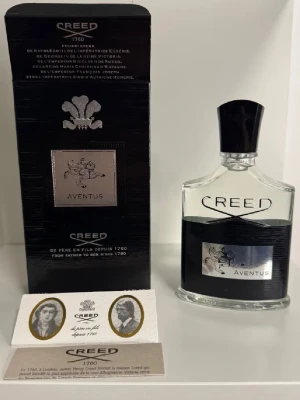 Creed Aventus Eau de Parfum - Creed Aventus 100ML, helt ny endast sprayad några gånger. Kommer med låda och allt på bild