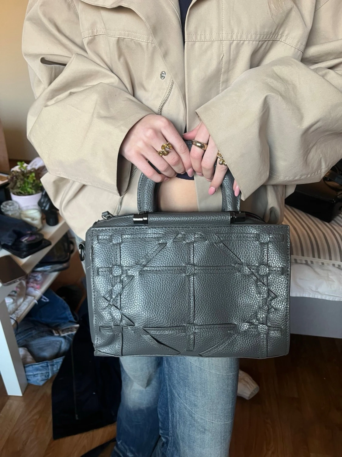 Grå handväska  - 1