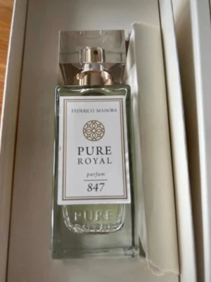 PURE ROYAL 847 parfym Federico Mahora - Se mängd kvar på sista bilden 