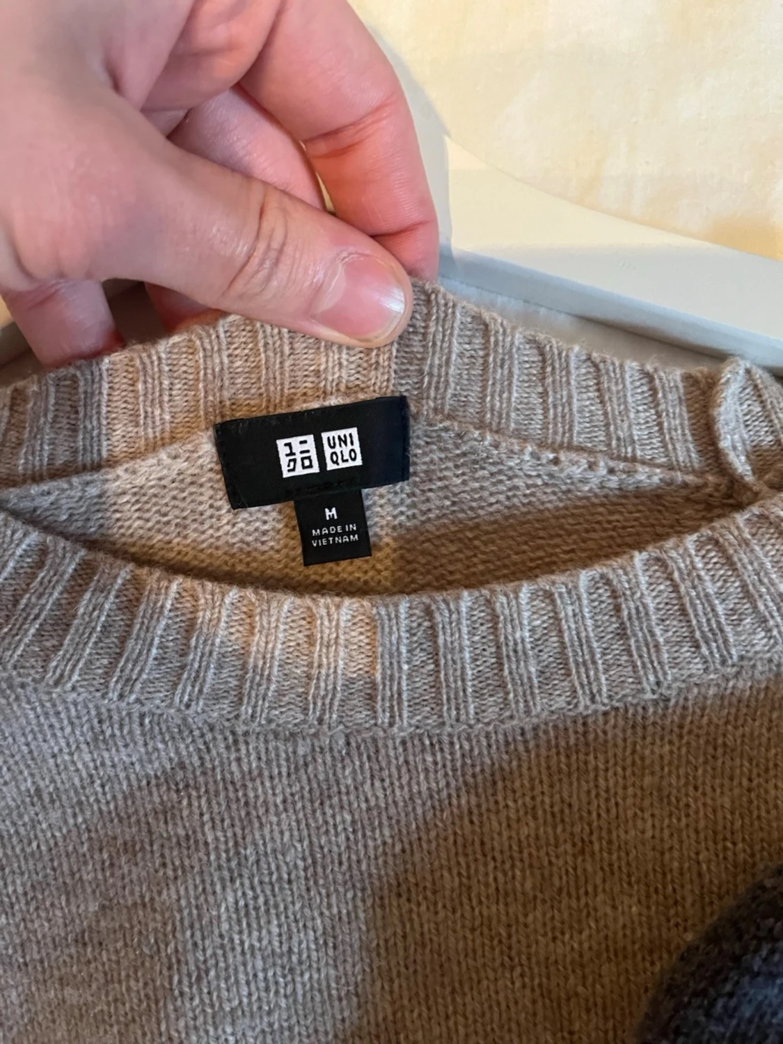 Beige stickad tröja - 1