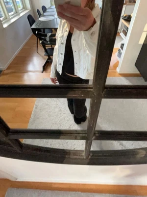 Vit jeansjacka - Säljer denna jeansjacka då den inte kommer till användning längre!!💕