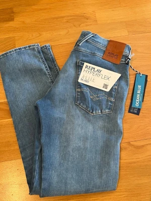 Helt nya Replay Jeans - Helt nya Replay jeans! Storlek 30/30. Nypris ca 1600kr. Hör av dig vid frågor eller funderingar! Pris ej hugget i sten vid snabb affär!