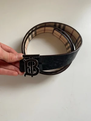 TB bälte - Nytt bälte från Burberry 