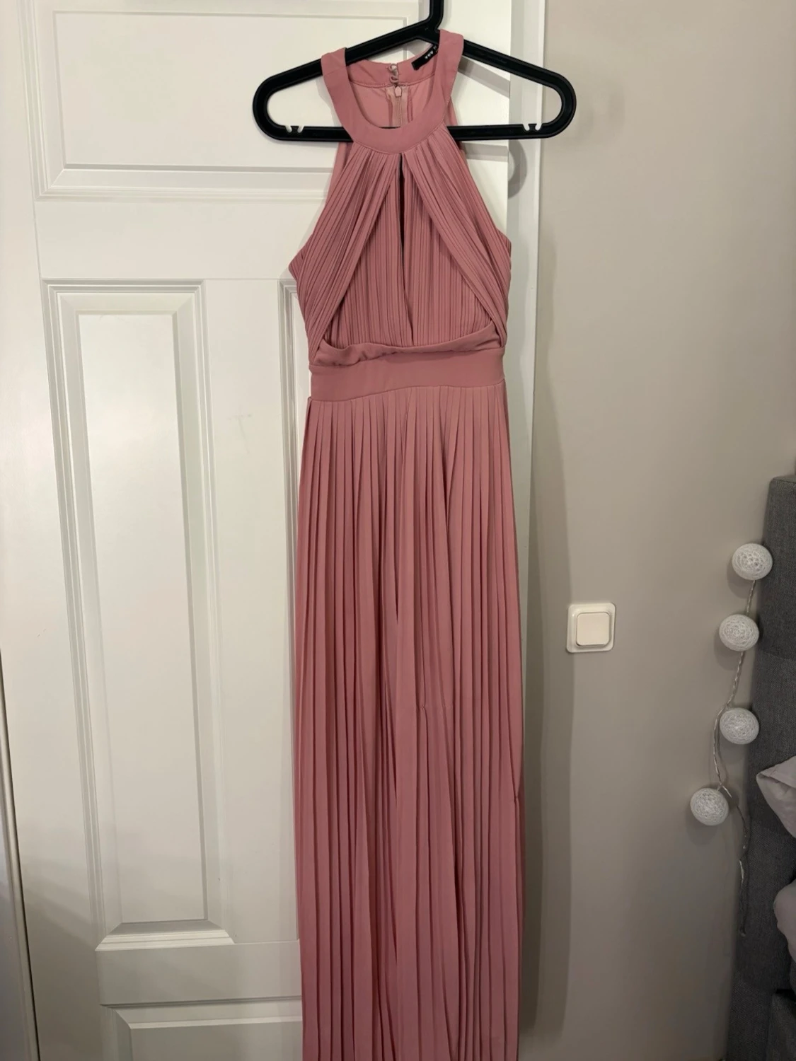 Lång plisserad rosa klänning - 2