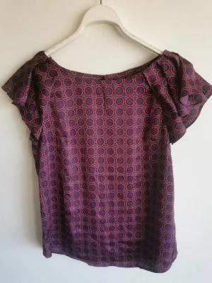 Holly & Whyte topp/blus  - Mycket gott skick, använd 1-2 gånger. 