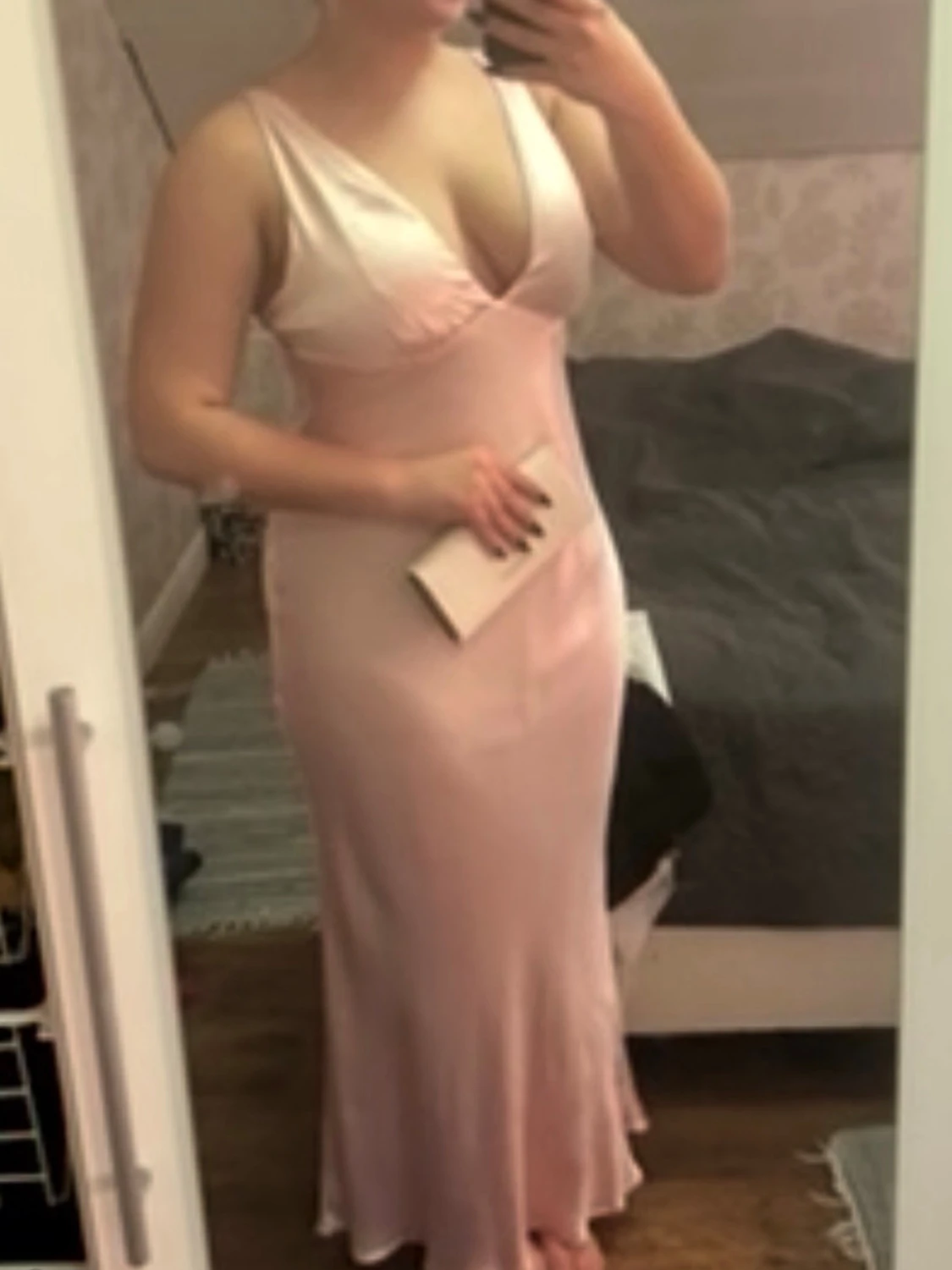 Ljusrosa långklänning i satin - 3