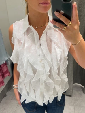 Volang topp - Volang topp från Mango. 