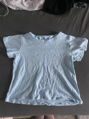 oversized t shirt - en kortärmad tröja jag sytt själv, precis som en vanlig t shirt med rak passform