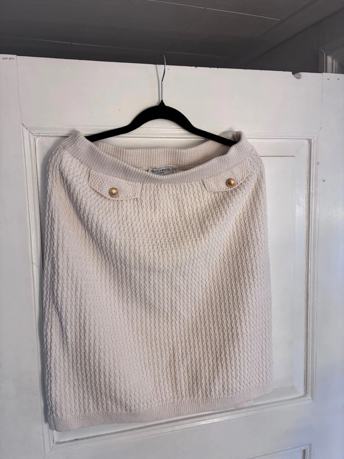 Stickad vit/beige kjol från Holly & Whyte