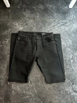 Jeans från Jack & Jones - Storlek W:30 L:34 hör av er om ni har några funderingar 