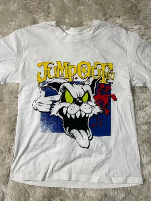Osamason Jumpout EU tour tee - size M - Väldigt sparsamt använd och jättebra kvalitet! 