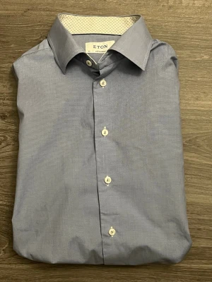 Blå skjorta från Eton - Klassisk blå skjorta från Eton