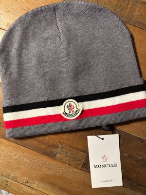 Helt oanvönd mössa - Helt oanvänt i perfekt skick