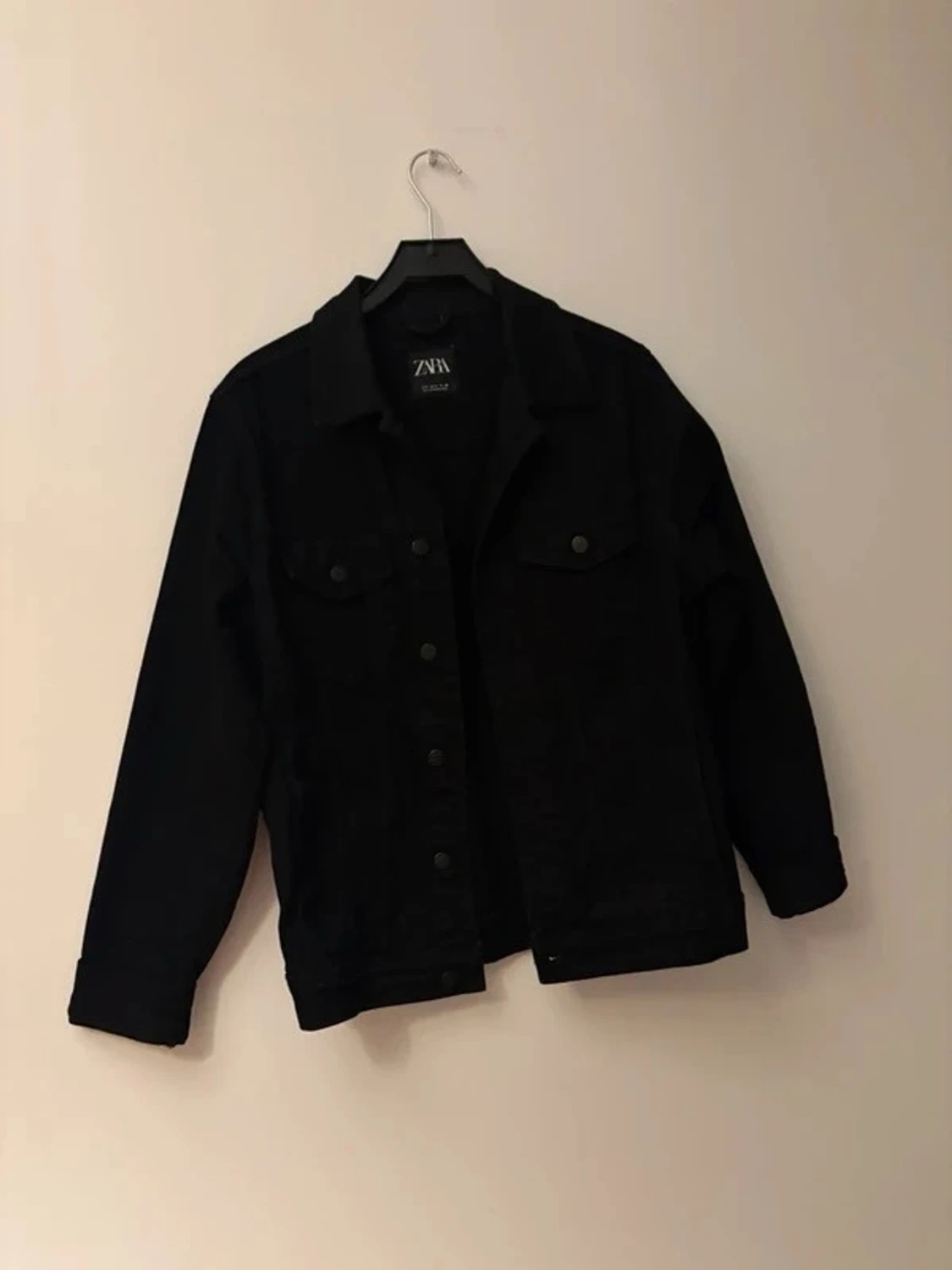 Svart jeansjacka från ZARA