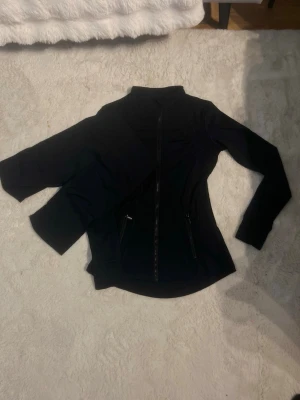 Lululemon set - Snygg lulu lemon set som är aldrig använd och är felfri i topp skick.