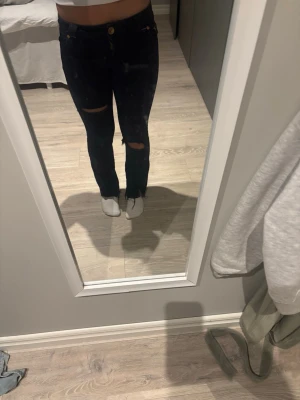 river island jeans - Super snygga river island jeans med hål
