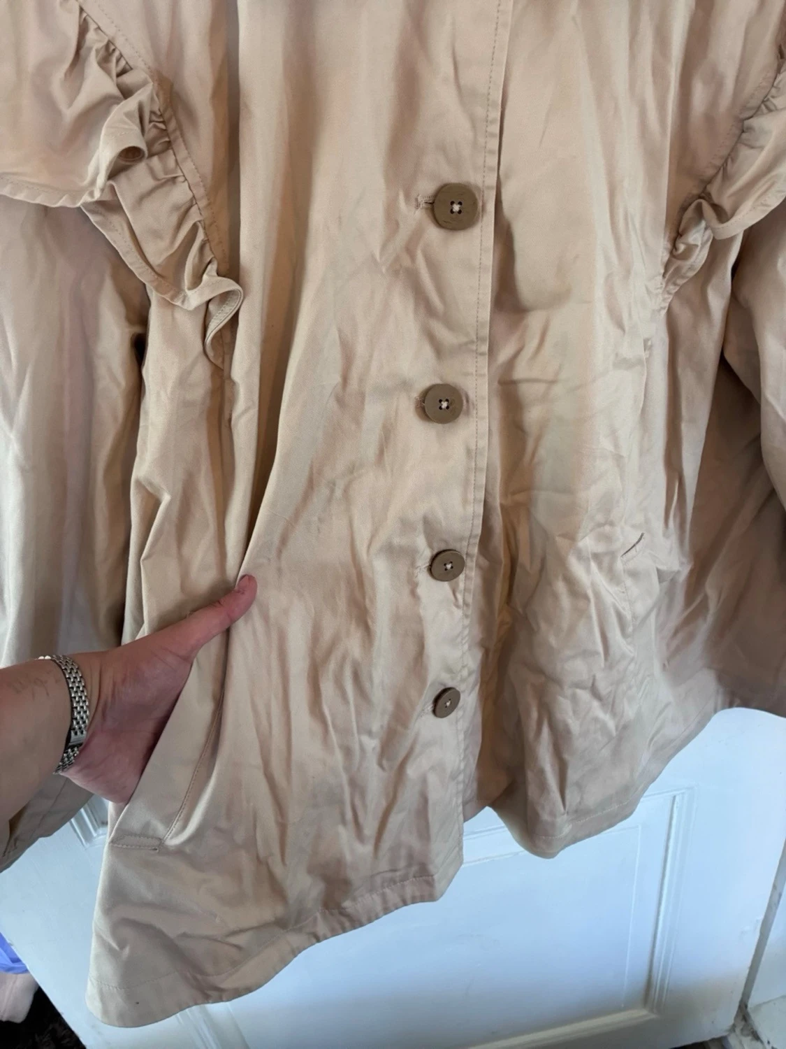 Beige kappa med volang från Newbie - 2