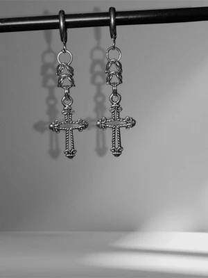 Handmade earrings in stainless steel  - 🕷️Handmade earrings by me ⛓️Material: Stainless Steel 🖤Length 5cm  🖤Jewerly care:  – Avoid longer contact with water – Avoid excessive perfume, lotions, and chemicals – Do not sleep or exercise while wearing  Proper care helps maintain appearance and longevity ✨  Feel free to check out my other pieces- bundle discounts available💸