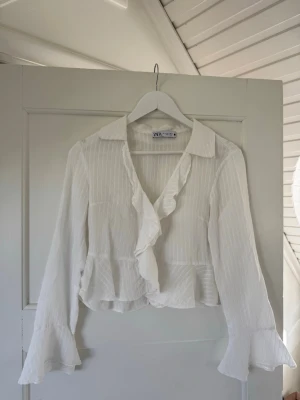 Söt blus - Så fin blus från Zara! Som ny 🤍