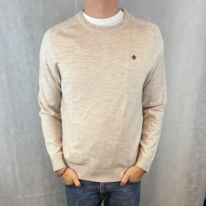 Morris pullover  - toppskick! Modellen är 185 och bär storlek L, passar även M