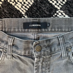 J.lindberg jeans - Tja! Säljer dessa asfeta unika j.lindberg jeansen🔥| skick 10/10 | inga defekter | W32 L34 | nypris 1600 | skriv vid frågor eller funderingar😊| priset alltid diskuterbart😉 