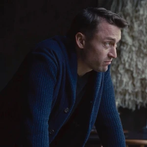 Ralph Lauren Cardigan - Nyskick  - Tja. Säljer nu denna populära och exklusiva Ralph Lauren sjalkragen i ett extremt fint skick utan tecken på användning. Tröjan är likadan som den som användes av Roman Roy i Succesion. Nypris runt 3500 kr. Storlek M. Tveka inte på att ställa frågor! 🤝