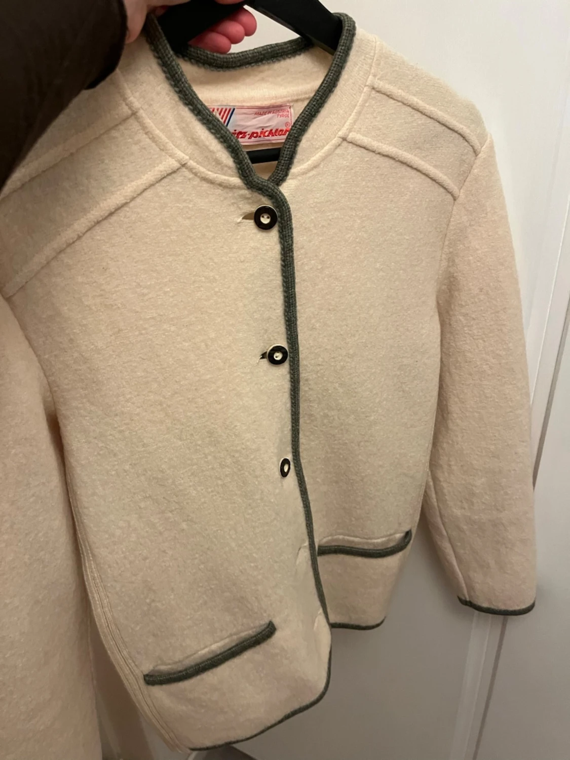 Beige kofta från Spieth & Wensky - 1