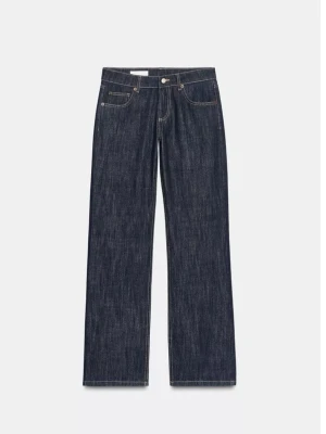 Low waist jeans från Zara  - Low waist jeans från Zara, bagy i benen. Använd ca 3 gånger. Nästan helt nya. Storlek 32