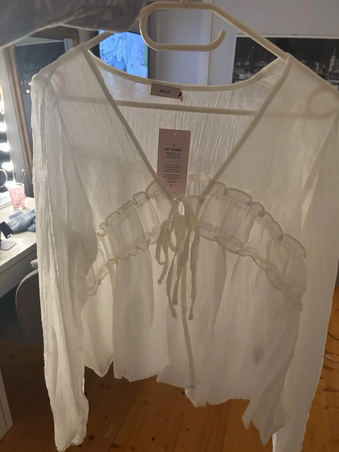 Vit blus från Nelly - 2