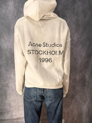 Acne studios hoodie dam  - Great condition, used once. Same day shipping.  Comes with the original bag that it came with. Relaxed/ baggy fit. 100% cotton.
