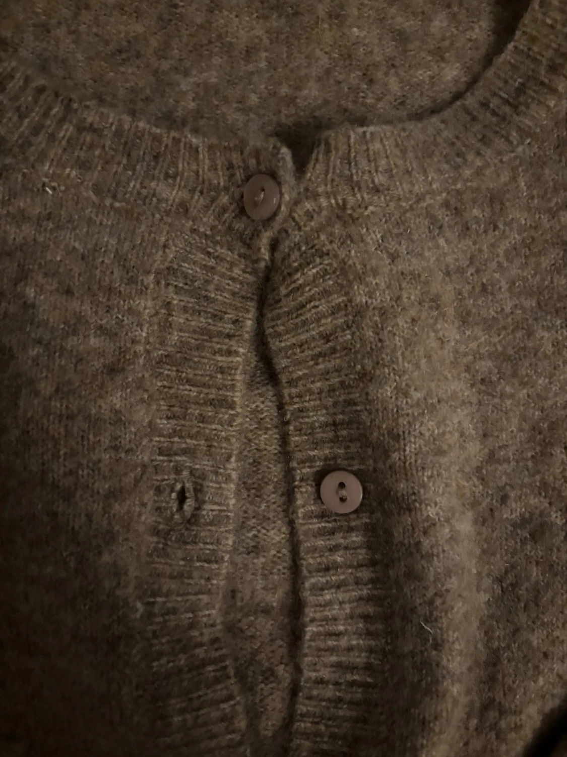 Brun stickad kofta  - 1