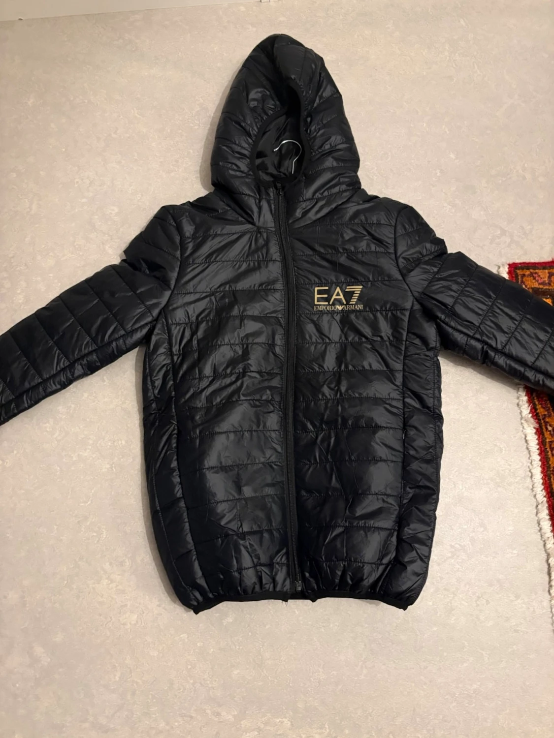 Svart pufferjacka från EA7 Emporio Armani