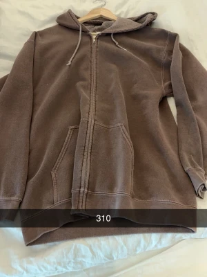 Sweatshirt  - Nypris på bild. Använd 10 gånger