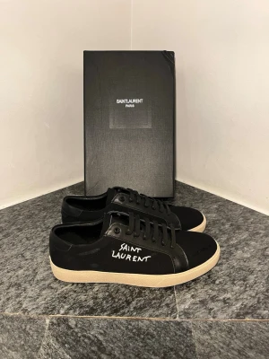 Saint Laurent skor - Svarta Saint Laurent skor. Helt nya! Priset är inte fast. Kom privat för fler frågor.