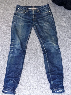 SELVEDGE APC JEANS - Schyssta selvedge A.P.C jeans med sjukt unik fade genom 8 månader Size W29/L32. Grymt Limited färg och extremt svårt och få tag på 🤩 