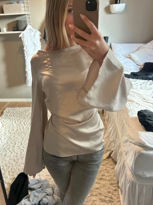 Festtopp - Jättefin festtopp i fint skick🥰