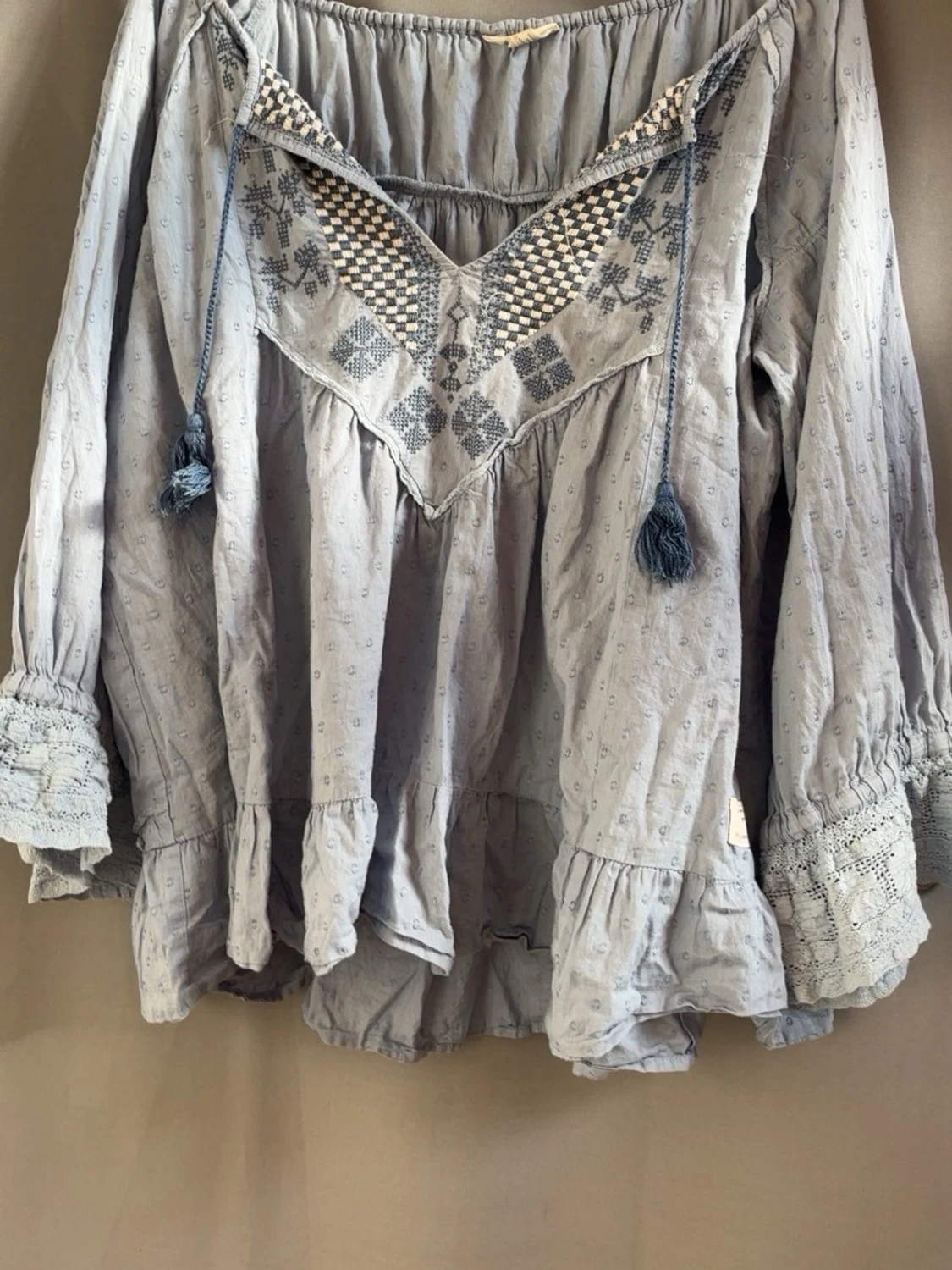 Ljusblå boho-blus med broderi - 1