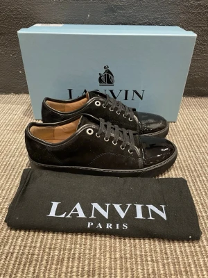 Lanvin skor  - Hej, säljer nu dessa svin snygga lanvin skor. Skorna är i grymt skick!  Begränsat antal boxar och dustbag. Hör av dig vid frågor.