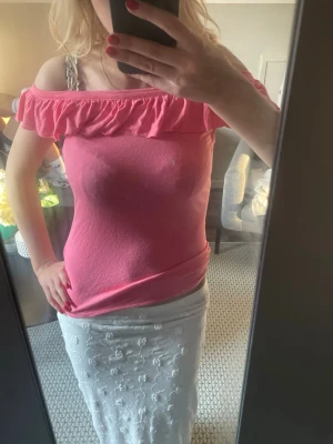 Rosa topp - 💕💕somrig topp med volang 