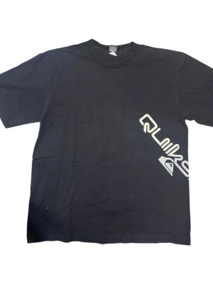 Quicksilver Svart Tshirt - Ingen sizetag sitter som L/XL - Gott Skcik 